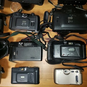 0032 総重量9403ｇ カメラおまとめジャンク品 フィルムカメラ OLYMPUS KONICA PENTAX MINOLTA Nikon FUJIFILM YASHCA FUJICA mamiya Canonの画像6