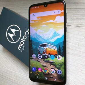 MOTOROLA　moto g8 Plus 　SIMフリー　　Android10　RAM4GB.ROM64GB　 カメラ性能が魅力！　ケースおまけ