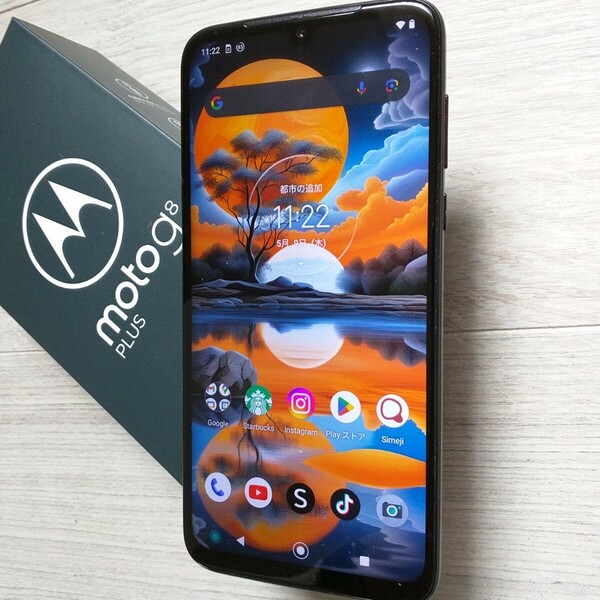 MOTOROLA　moto g8 Plus SIMフリー　美品かなと思います。　Android10　RAMが4GB.ROM64GB　 カメラ性能が魅力！　ケースおまけ