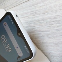 arrows We 　ホワイト　ケースおまけ　5G対応　Android13　　ご年配にも優しいスマホ 　FCG01　_画像3