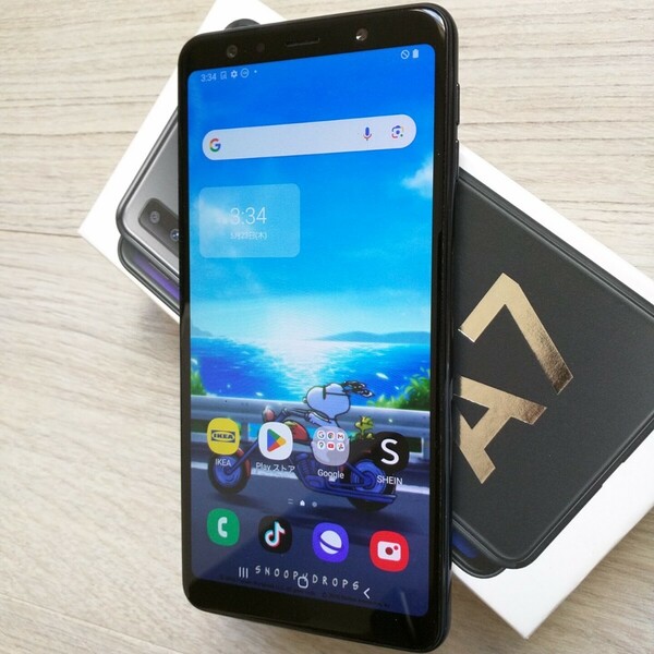 GALAXY　A7 　ブラック　概ね綺麗かと思います。　SIMフリー　有機ELディスプレイ、トリプルカメラ　RAM4GB.ROM64GB 　