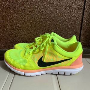 NIKE ナイキ スニーカー 25cm ランニングシューズ　ジム　トレーニング　イエロー　軽い　派手　目立ちます！