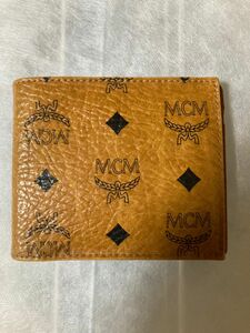 MCM ヴィセトス柄 二つ折り財布 小銭入れあり