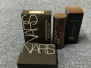 NARS ライトリフレクティングセッティングパウダー　プレスト 並行輸入品　/ SIXPLUS 回転式パウダーブラシ　未使用