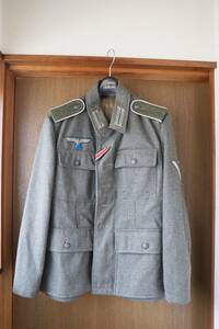 第二次世界大戦　ドイツ軍(国防軍)　M43野戦服　レプリカ　 徽章付き　上等兵シェブロン　サイズ表記：S S