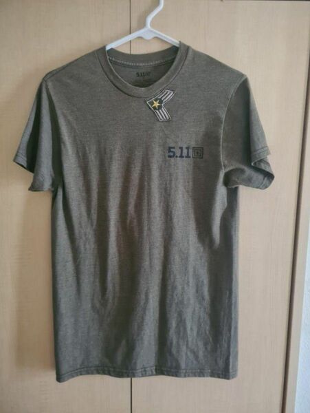【日本未販売】5.11 TACTICAL Tシャツ カーキ色 S-M