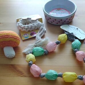 ペット用陶食器(ピンク系)＆おもちゃ