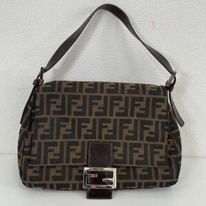 Z◎ FENDI フェンディ ズッカ柄 ショルダーバッグ マンマバケット 2308-26325-008 ハンドバッグ ブラウ ン キャンバス キズ汚れ有りの画像2