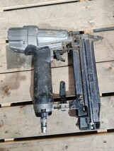 Z☆ マキタ makita 常圧 50mm 仕上げ釘打ち機 フィニッシュネイラ AF502N 電動工具 動作未確認 現状品_画像3