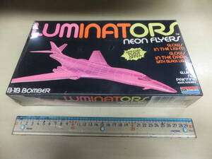 ５４　未開封モノグラム・Ｂ－１Ｂ　Ｌｕｍｉｎａｔｏｒ蛍光色　宅急便のみ同梱可です。