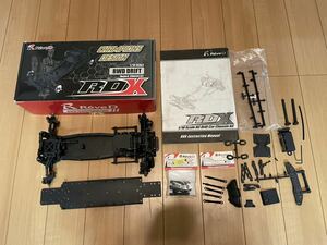 ReveD　RDX シャーシ FRP製メインサイドデッキセットオプションパーツ多数リアロアアーム42mmキャスター角2.6度グラファイトパーツあり