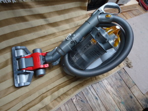 希少　DYSON DC12 サイクロン掃除機　ヘパフィルター採用 手元スイッチ・強力吸引正常動作品