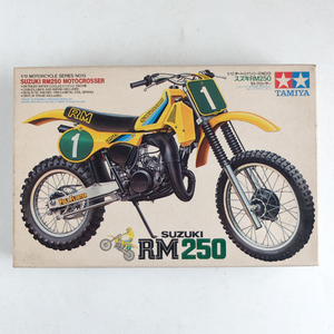 SUZUKI RM250 　田宮模型1/12 モトクロッサー　バイク・プラ・キット・モデル　デカール不良