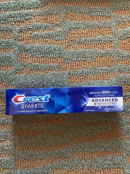 Crest 3D WHITE　ADVANCED WHITENING　歯磨き粉