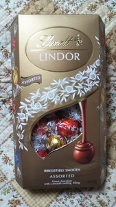 送料無料 ☆コストコ☆リンツ リンドール　アソート4種類 16個 コストコ チョコレート☆ Lindt LINDOR Costco☆