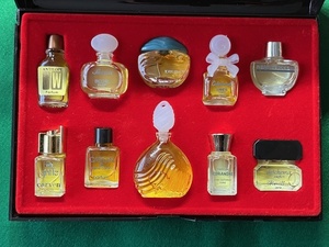 Les Meilleurs Parfums de Paris (Parfums set) ミニ香水10本セット　