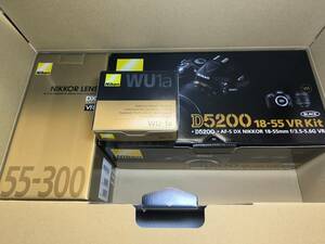 【中古・美品】　Nikon ニコン D5200 ダブルズームレンズキット + WiFi接続機器(WU-1a)