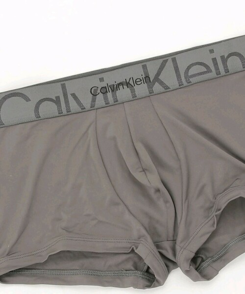 CALVIN KLEIN Embossed Icon Low RiseTrunk ローライズ　ボクサーパンツ　グレー S　日本サイズ M　