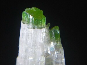  mineral specimen bai color tourmaline electric stone green cap afgani Stan production 