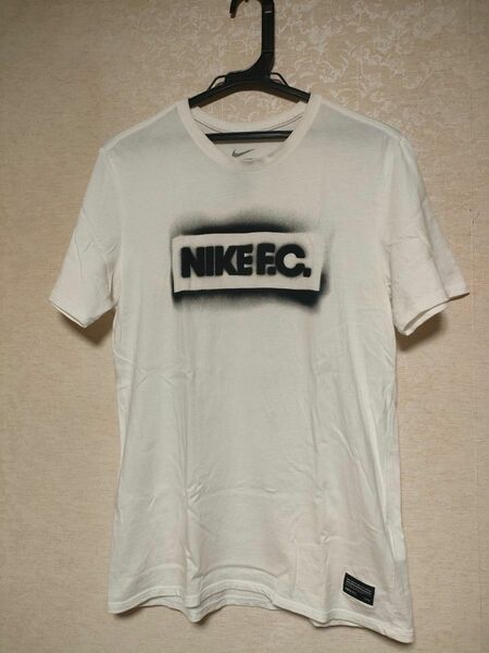 ナイキFC Tシャツ　白　Mサイズ