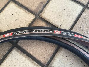 IRC FORMULA PRO HL TUBELESS READY S-LIGHT　700×28Ｃ　2本 未使用　おまけIRCシーラント