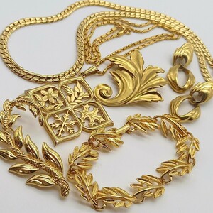 1 jpy JOAN 1979 MONET TRIFARI MMA necklace earrings brooch bracele monetolifali metropolitan Amway leaf flat 