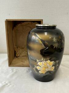 ok9274080/鋳銅製彫金花瓶 夏目型 牡丹 9.0寸