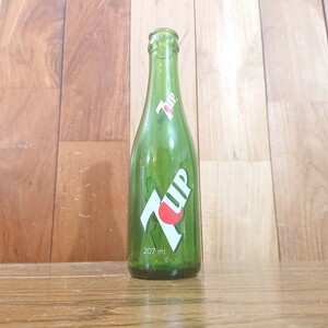 ７UP セブンアップ ヴィンテージ ボトル 瓶 ドリンク アメリカン レトロ 希少 レア ダイナー 世田谷ベース ソーダ2002 当時物 207ｍｌ