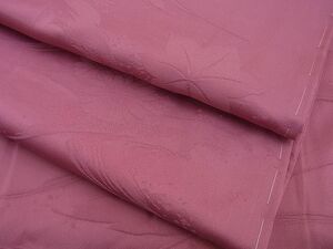 平和屋野田店■上質な色無地　流水花地紋　赤紫色　逸品　n-gh3277