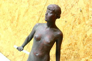 KH05155 彫刻家 林幹雄 「待ち合わせ」 裸婦像 H57cm W30cm D20.5cm 美術品 オブジェ