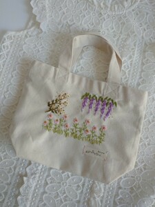 手刺繍　ハンドメイド　野の花　バッグ　トートバッグ　藤の花　マーガレット