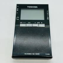 東芝 TOSHIBA FM STEREO / AM RADIO ポケット ラジオ TY-SPR5 1円 稼働 現状品 電池交換 必須 震災 対策 鞄 便利 ニュース 電池式 6722_画像3