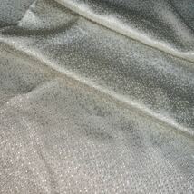 正絹　着物ハギレ　約36×77 薄緑シルバー　パールシルバー のり散らし 光沢 銀_画像2