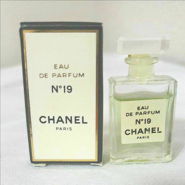 シャネル No19 香水 ミニ CHANEL