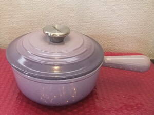 * unused goods with translation LE*CREUSET (ru* Crew ze) saucepan castings horn low single-handled pot 18. blue bell purple *