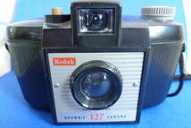 希少 1960年代英国製アンティークキャメラ コダック HOLIDAY CAMERA Brownie ホリデー カメラ ブラウニー 入手困難品 レトロ イングランド_画像1