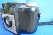 希少 1960年代英国製アンティークキャメラ コダック HOLIDAY CAMERA Brownie ホリデー カメラ ブラウニー 入手困難品 レトロ イングランド_画像3