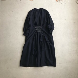 アーツアンドサイエンス　Front Smocking Trapeze Dress　arts&science ブラック　スモッキング刺繍ワンピース