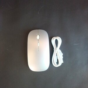 【新品】Q-9　ワイヤレスマウス　Bluetooth　2.4G　無線　薄型　高精度　シルバー　ホワイト　iPad　Windows　Mac　PC