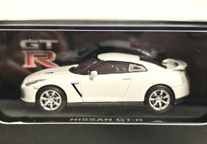 ★未使用★ 日産純正品 GT-R R35 ミニカー スポーツカー ホワイト ケース付 インテリア KWAM0-03002