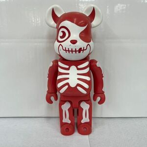 J318-O15-5134 BE@RBRICK ベアブリック BALZAC バルザック 400％ レッド 赤 MEDICOM TOY メディコムトイ 約全長27×幅13.5×奥行9cm ⑩