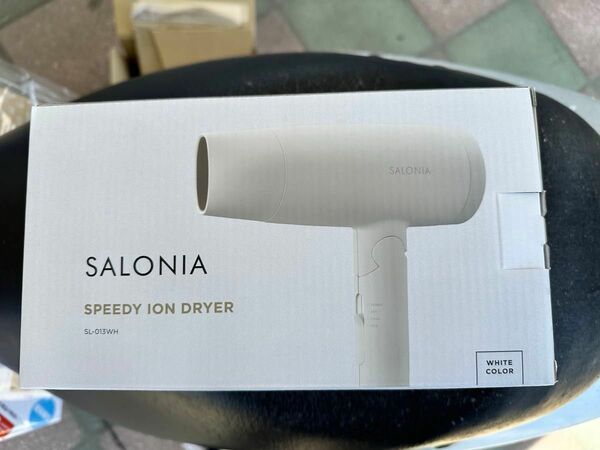 残り1個【新品　最終在庫】サロニア　SPEEDY ION DRYER SL-013WH （ホワイト） SALONIAヘアドライヤー