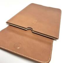 新品 A.P.C. 定価49500円 レザー ロゴ タブレット 収納 ケース 茶 ホルダー iPad mini アイパッド ミニ LAVIE レノボ タブ Lenovo ブランド_画像6