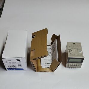 オムロン　デジタルタイマーH3CA-8 AC100-120V 2c 8Pソケット　パワーオンデレィ0.1S-9990H