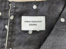 URBAN RESEARCH DOORS/アーバンリサーチ ドアーズ/リネンドットVネックワンピース/ワンサイズ/シェルボタン_画像7