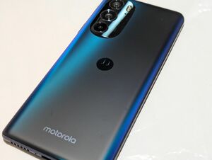 【美品】motorola edge 30 pro 6.7インチ メモリー8GB ストレージ128GB コスモブルー