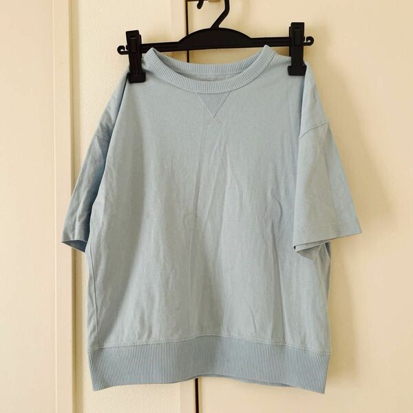 半袖 Tシャツ　ジーユー　GU キッズ　男女兼用　140 水色　定価990円　少々シミあり
