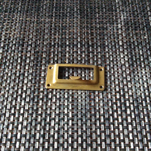 アンティーク金物　真鍮レトロ　プレス手掛け付き品名差し61-29ｍｍ　ネームプレート　名板　洋館　古民家　和家具