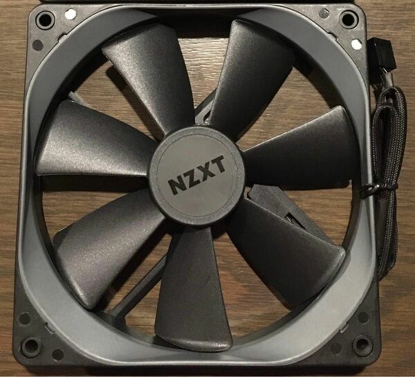 NZXT KRAKEN シリーズ付属 14cm PWM 4pinファン