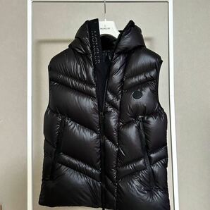 モンクレール★MONCLER★GUNTUR★マットブラック★ビッグロゴ★2022年〜23年秋冬★フーデッドダウンベスト★美品★